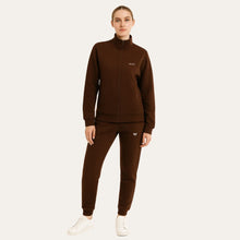 𝐖𝐞𝐚𝐫𝐢𝐬𝐭 𝐂𝐚𝐬𝐮𝐚𝐥 𝐓𝐫𝐚𝐜𝐤𝐬𝐮𝐢𝐭-𝐁𝐫𝐨𝐰𝐧