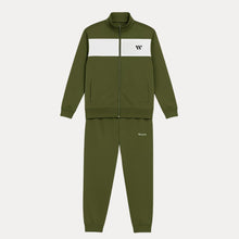 𝑾𝒆𝒂𝒓𝒊𝒔𝒕 𝑺𝒕𝒓𝒆𝒆𝒕 𝑪𝒂𝒔𝒖𝒂𝒍 𝑺𝒆𝒕 𝑻𝒓𝒂𝒄𝒌𝒔𝒖𝒊𝒕𝒔-𝑶𝒍𝒊𝒗𝒆/𝑾𝒉𝒊𝒕𝒆