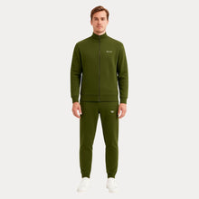 𝑾𝒆𝒂𝒓𝒊𝒔𝒕 𝑪𝒂𝒔𝒖𝒂𝒍 𝑻𝒓𝒂𝒄𝒌𝒔𝒖𝒊𝒕-𝑶𝒍𝒊𝒗𝒆